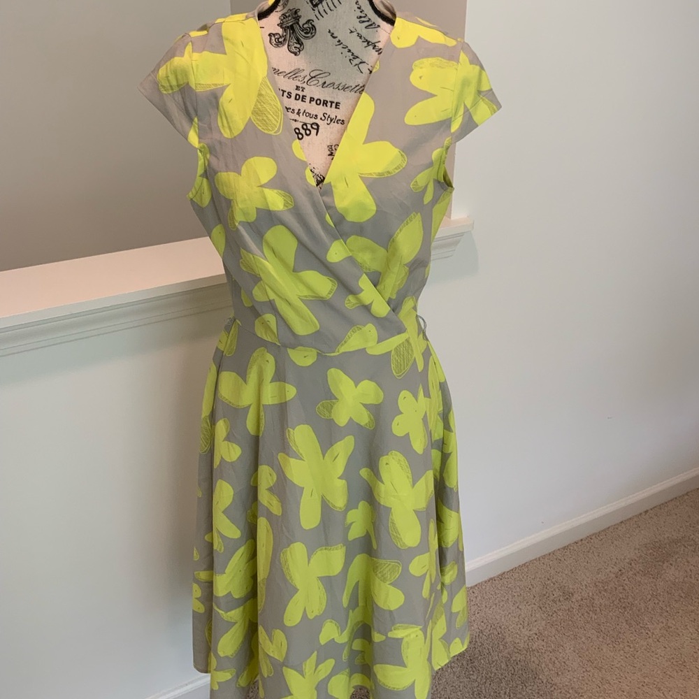 Alex +Alex Floral Wrap Dress in Gray and Yellow size 8